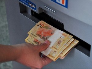 Governador anuncia antecipação do pagamento do 13° dos servidores