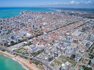 Início da semana com tempo nublado em Maceió