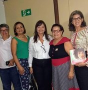 Deputada Alice Portugal recebe representantes da enfermagem em Brasília