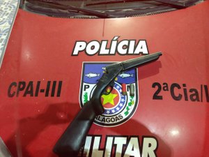 Partida de futebol é interrompida com apreensão de adolescente