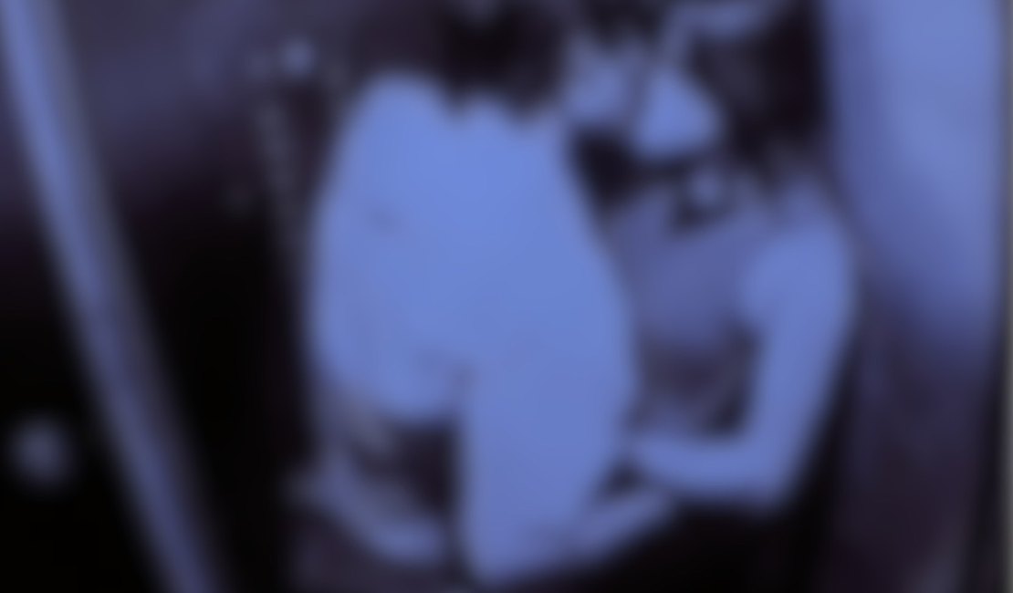 Casal é flagrado fazendo sexo em elevador de prédio no Farol; PM é acionada