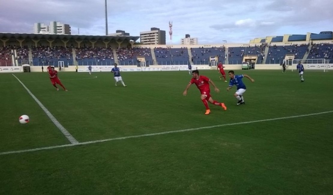 Confiança tem confronto direto com Salgueiro para permanecer na Série C