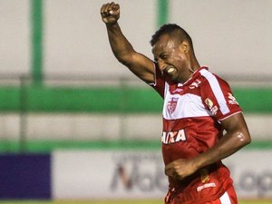 Maílson e Clebinho estão liberados, mas o atacante Elias é desfalque no CRB 