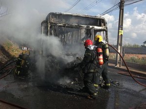 Sobe para 67 o número de ônibus incendiados em Minas Gerais