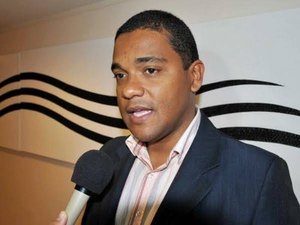 Ufal lança programa Pré-Enem online e na TV para ajudar estudantes de escola pública