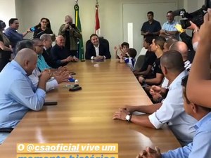 Renan Filho assina decreto para melhorias e adequações no estádio Rei Pelé