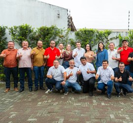 Força na base: Daniel Barbosa recebe apoio de 17 dos 19 vereadores arapiraquenses