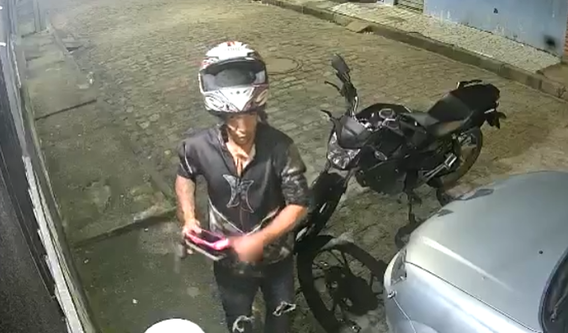 Polícia investiga se tráfico ou roubo de moto estão ligados à morte de homem encontrado em cacimba