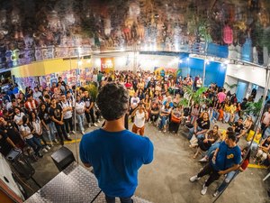 Abertura de comitê de Rafael Brito reúne centenas de pessoas na Fernandes Lima