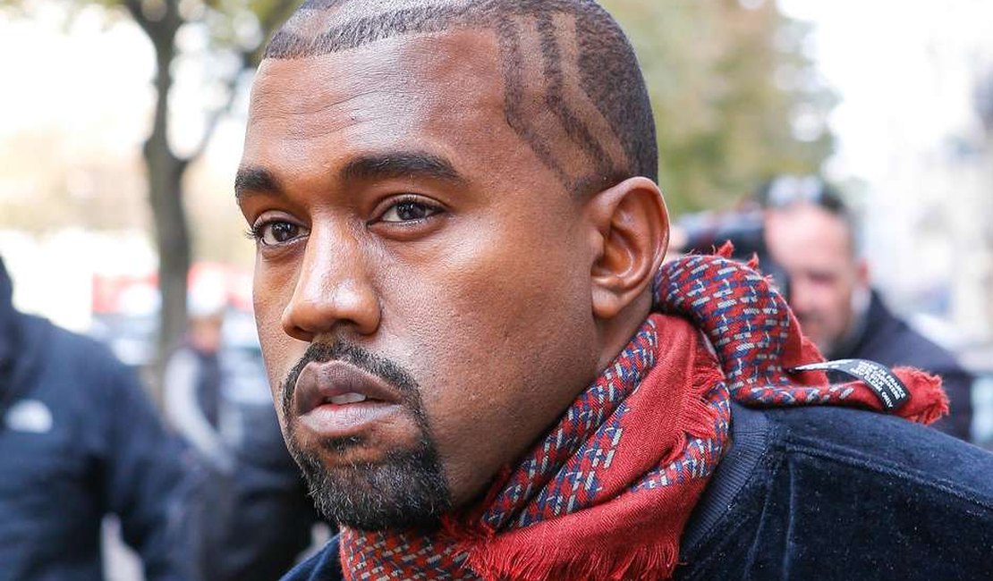 Kanye West critica indústria musical e urina em Grammy