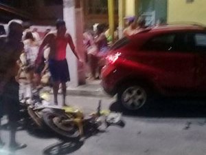 Colisão entre carro e moto deixa dois feridos em São Miguel dos Campos