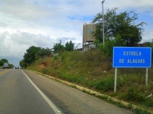 Casal morre ao ser atingido por motorista na contramão 