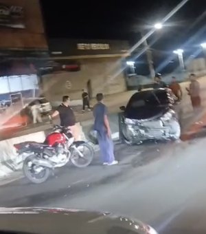 Motorista perde controle e bate contra mureta na AL-115, em Arapiraca