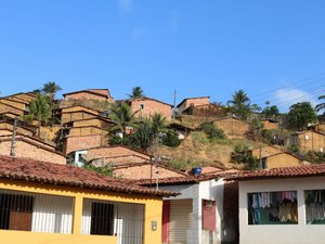 Moradores de comunidade de Japaratinga sofrem com falta d?água