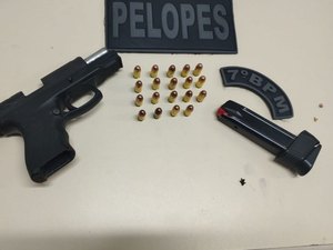 Homem é preso após ameaçar motorista com arma de fogo em Santana do Ipanema