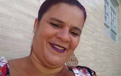 Fabiana Maria da Silva faz ação social há três anos
