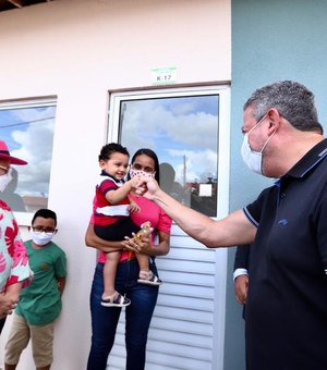 Presidente da Câmara e ministro do Desenvolvimento Regional entregam 300 casas em Junqueiro