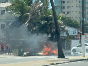 Moradores protestam contra falta d'água e bloqueiam Av. Assis Chateuabriand