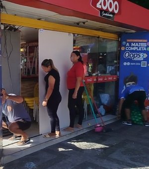 Lanchonete no Centro de Arapiraca é arrombada e invadida durante a madrugada
