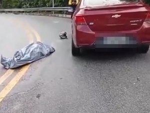 Motociclista morre ao perder o controle e colidir contra carro no Barro Duro, em Maceió