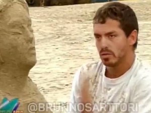 Vídeo de Carlos Bolsonaro como Tonho da Lua viraliza na web