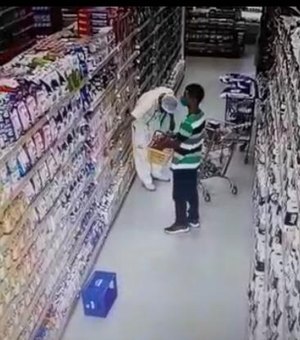 [Vídeo] Casal é preso após furtar alimentos em supermercado de Arapiraca