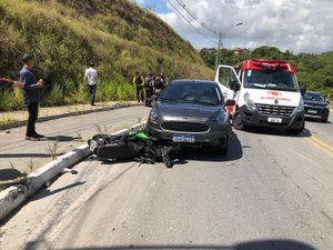 Jovem morre em acidente envolvendo carro e moto na Av. Pierre Chalita