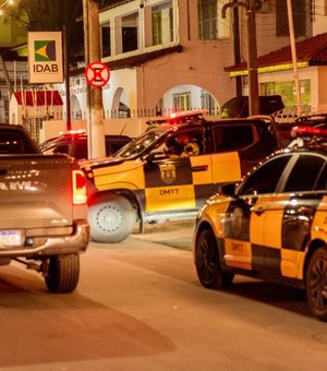 DMTT faz batedor para levar mulher em trabalho de parto a maternidade em Maceió