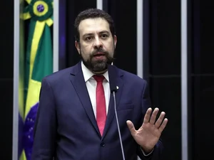 Boulos vota para arquivar suspeita de 'rachadinha' contra Janones