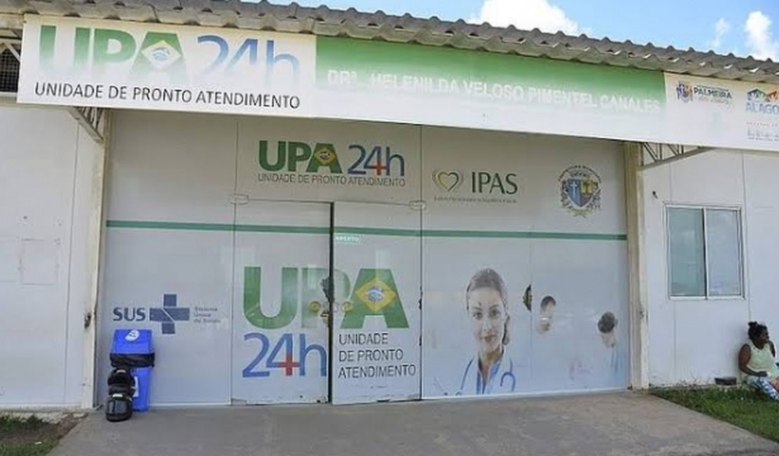 Três pessoas ficam feridas após caírem de moto na Rua 20 de Agosto, em Palmeira dos Índios