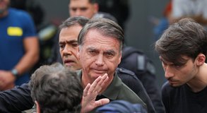 Ex-presidente Bolsonaro passa por audiência de custódia neste domingo (23)