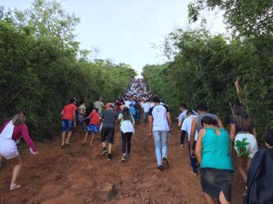  [Vídeo] Procissão da Via Sacra atrai milhares de fiéis em Arapiraca