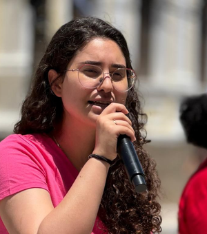 Teca Nelma palestra na Caravana Federativa ao lado de Ministra do Lula