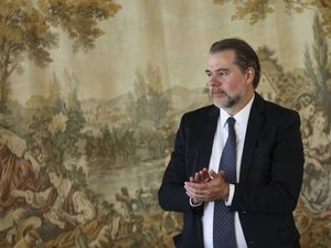 Toffoli derruba decisão que mandou soltar presos em 2ª instância