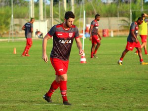 CRB anuncia renovação com o meia Felipe Menezes