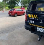 Motorista é flagrado com carro roubado em Pernambuco durante blitz da PRF em São Sebastião
