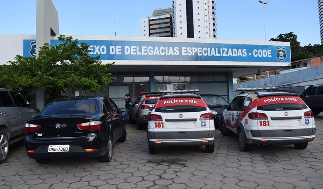 Suspeito de cometer assaltos em dois bairros de Maceió se entrega