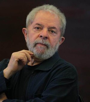 A canais de esquerda, Lula volta a falar em controle da mídia