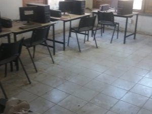 [Vídeo] Descaso com educação em Arapiraca é denunciado em vídeo