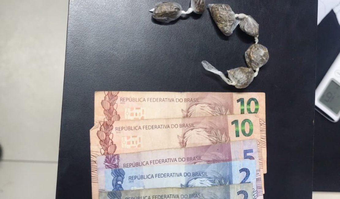 Jovem é preso acusado com maconha e dinheiro em espécie em Matriz de Camaragibe