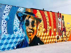 Empresas se unem para homenagear o mestre Djavan com a “Rua dos Amores”