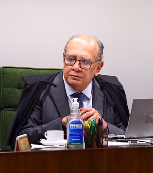 Mendes pede posição de AGU e PGR sobre ações contra impeachment de ministros do STF