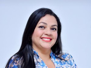 Aleandra de Oliveira é a candidata do partido AVANTE a prefeita de Feliz Deserto