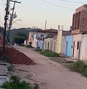 Moradores cobram calçamento de rua no bairro Bom Sucesso, em Arapiraca
