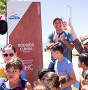 Prefeito Rodrigo Cunha entrega novo espaço de lazer no Posto 7, na Jatiúca