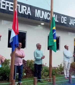 Prefeito inaugura obras para celebrar 65 anos de Japaratinga