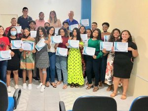 Jovens de Maragogi concluem Curso de Atendimento ao Cliente