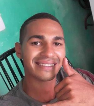 Transportador é assassinado a tiros em frente à residência, em Atalaia