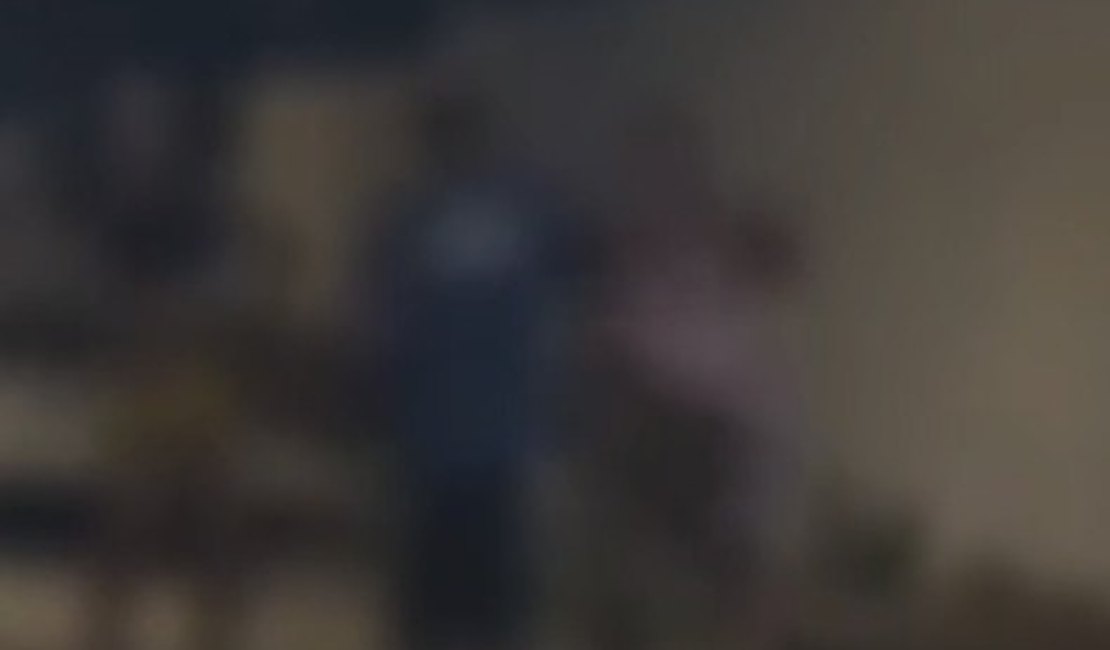 'Quebra-pau' em ponto de prostituição chama atenção em rua de Arapiraca