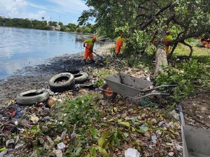 Ação da prefeitura retira 50 toneladas de lixo na orla lagunar, no Vergel do Lago